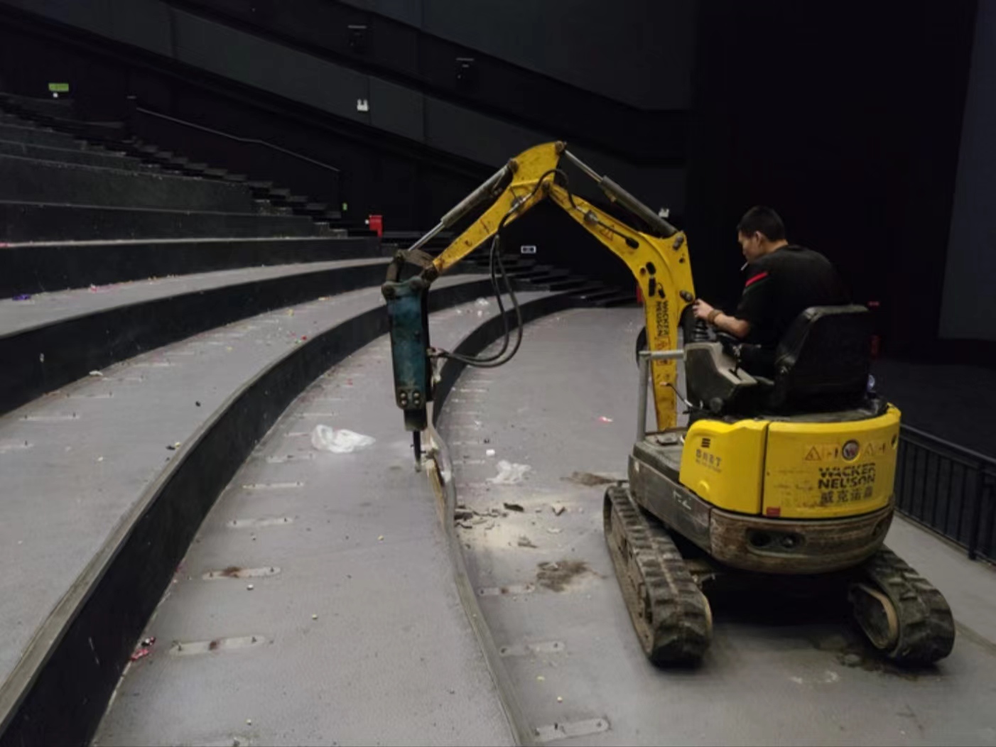 成都電影院拆除|巨幕廳室內打拆清運-專業拆除施工隊伍